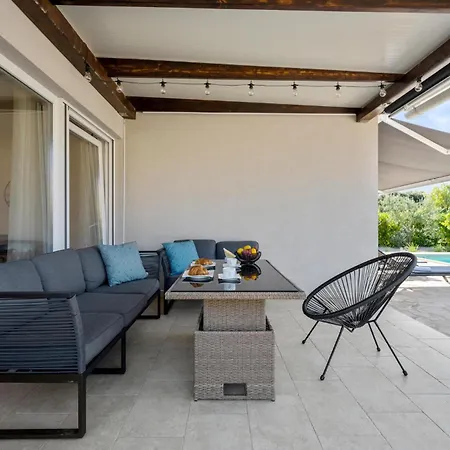 Luxurious In Holiday home