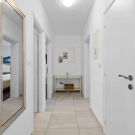 Luxurious Home In Jadrija