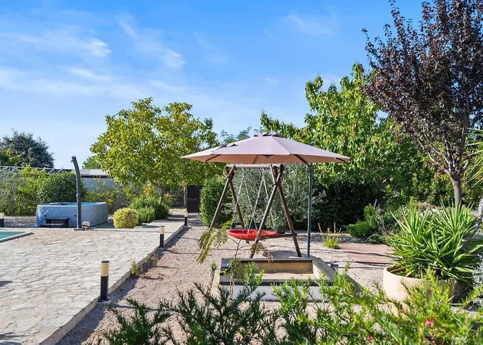 בית נופש Stunning In יאדריה