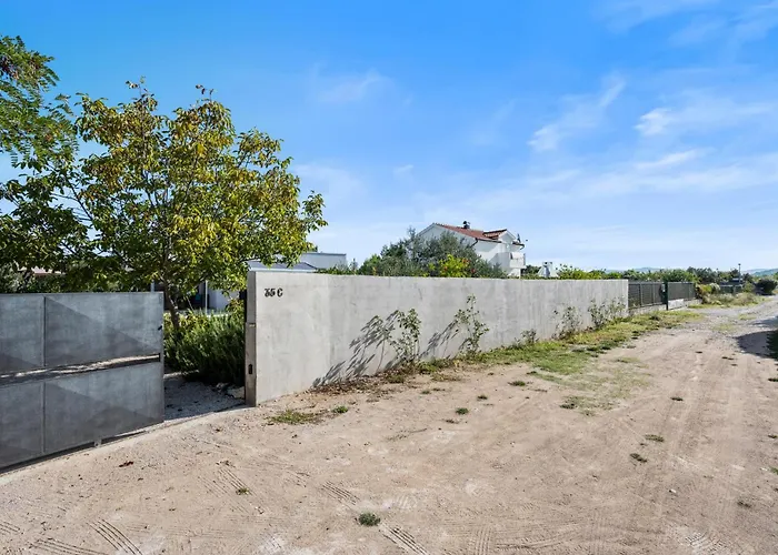 בית נופש Stunning In יאדריה